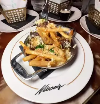 niccos happy hour